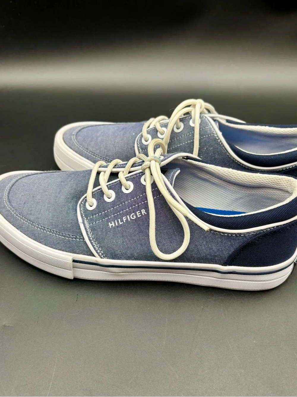 Tommy Hilfiger Men's Redd7 Chambray Denim Sneakers - Size 7.5